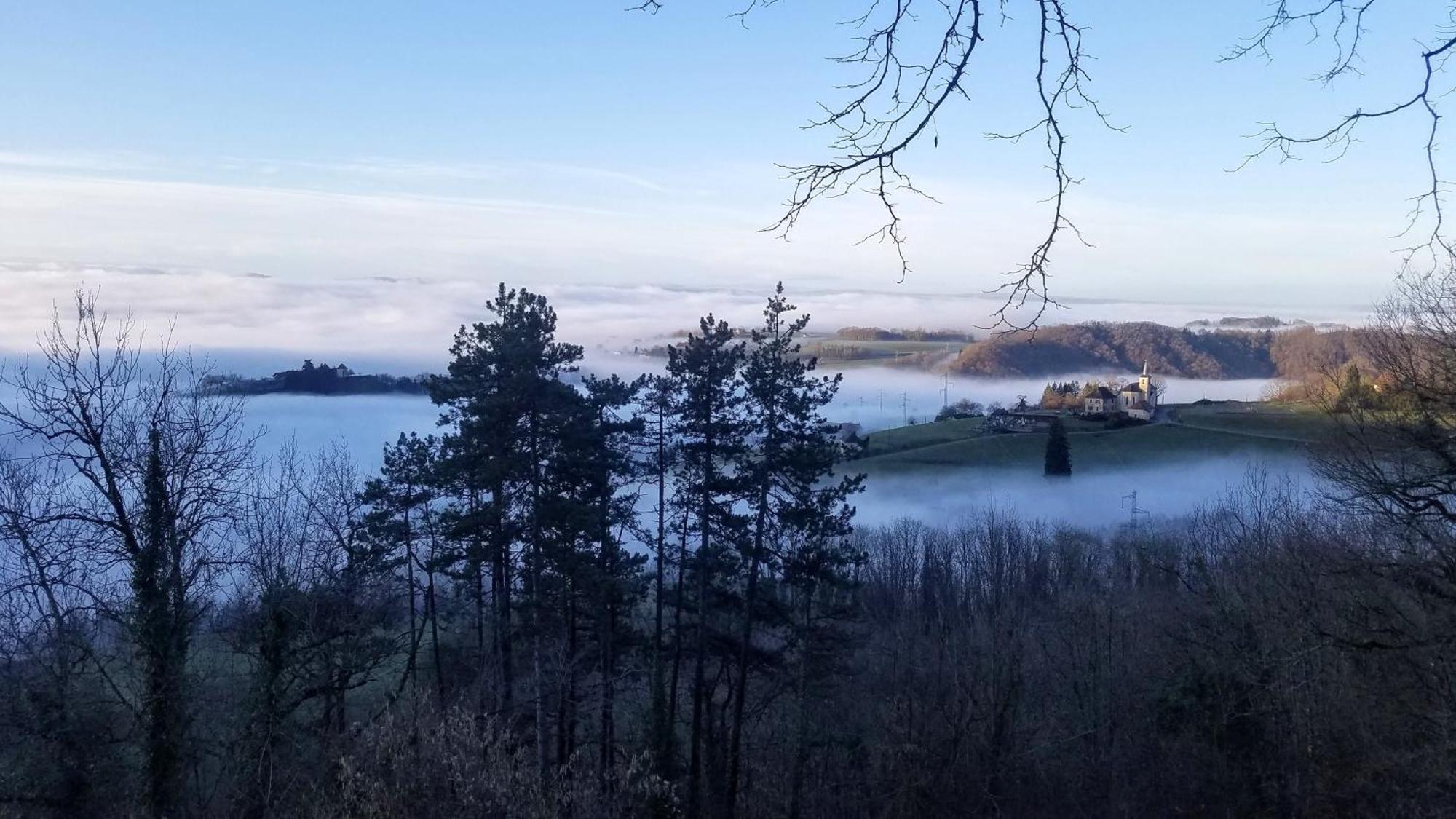 Un Pied Devant L'Autre Sainte-Marie-D'Alvey Екстер'єр фото